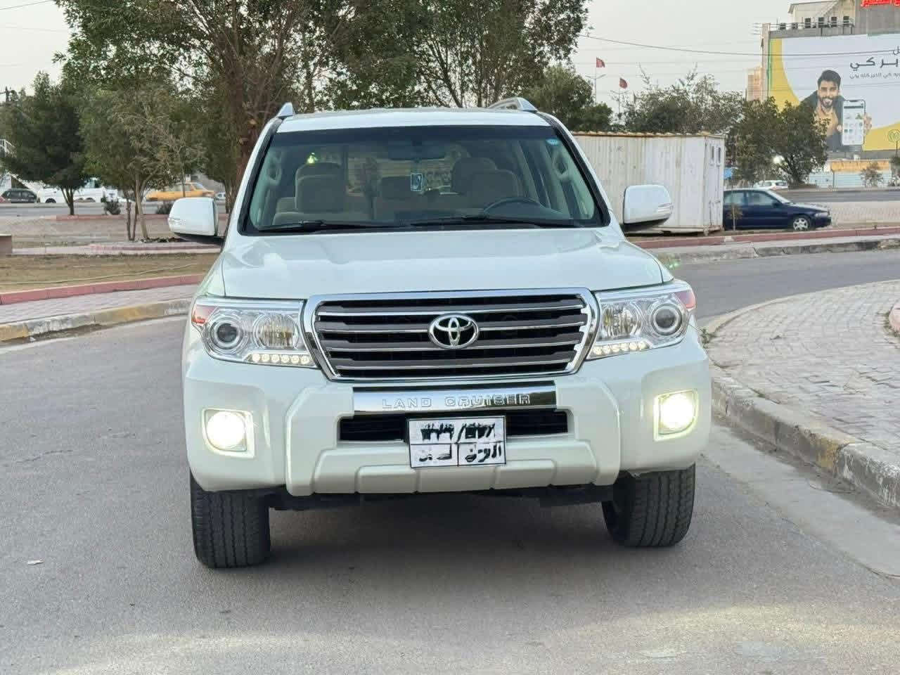 السلام وعليكم
لاندكروز 2012 Gx 
محرك 8 سلندر
بصمه 
شاشه اندرويد
فور ويل 
تبريد مركزي 
رقم اربيل تحويل بشرط 
السياره بيها صبغ مكانات ابيع حزام 
السياره موصفات اعتيادي 
السعر 258 ورقه 
***********
