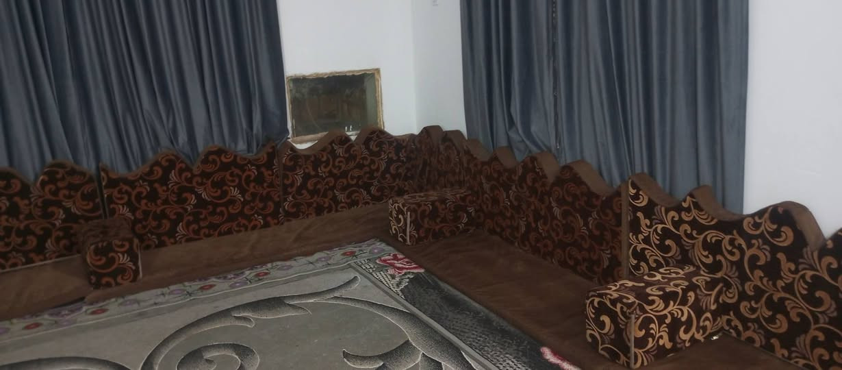 جلسه 18متر 30نفر السعر 450 بي مجال للشراي نجف التخم نضيف كلش
*********** نجف اكو توصيل بكروة نجف الاشرف واتساب *********** نجف الاشرف
