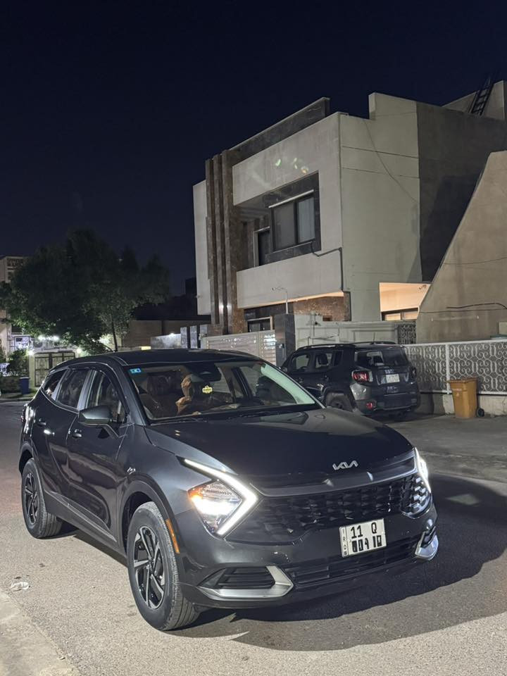 السلام عليكم 

للبيع… 

كيا سبورتج LX 2023 هايبرد 

حادثها: كما موضح بالصور فقط باب الجنطة مصلح على البارد وبيها تكحيل بالمسدس… 

مواصفات: 
✅ شاشة
✅ كامرة 
✅ تدفى بالكشنات الامامية 
✅ سياقة ذاتيه 
✅ رادار امامي 
✅ رادار خلفي 
✅ اوتو هولد 
✅ أنظمة قيادة ( ايكو ، سبورت، ثلجي، سمارت ) 
✅ قطعتين تبريد 
✅ اريل نفكيشن 
✅ تحديد مسار 
✅ سويج 
✅ كار بلي 

ماشية : 17 الف ميل 
مكان السياره: بغداد اليرموك 
سعرها : 20.400$ وبيها مجال بسيط 
للاستفسار: 
*********** 
***********
