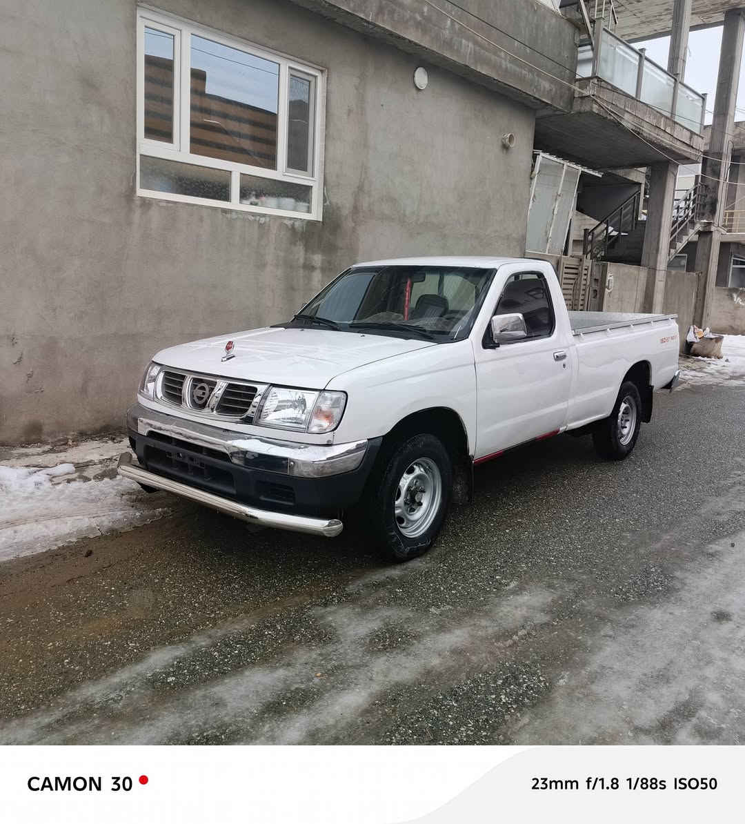 سڵاو نیسان تاک فرۆش 317هەزار چووە  سەیارەکە علوجە پێیوویست بەوەسف ناکا خۆی دیارە گێر مەکینە ئەکسل بەشەرت شووێین پێینجووێین ***********بەس تەلەفون مەکە بڵێ لەوەم هەیە بە40و45ئەگەر هەبوو لاوە خۆم ئەیکرم سەیارەی هی ماڵی خۆما باس بانزینی ئەوێ شتکە خۆی دیارە لەخزمەت هەموولایەکام
