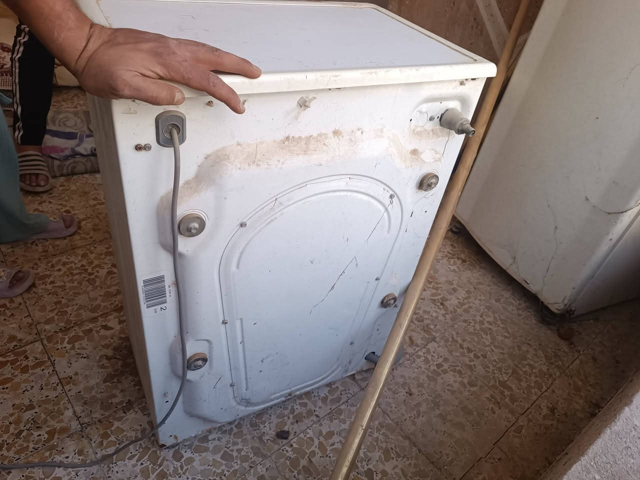 سلام عليكم  غساله كراند بلاس جديده اشتريناها قبل مده ومانعرف نشغلها للبيع مكان مشخاب ***********  اذا تعرفلها تجي تشغلها وتاخذه
