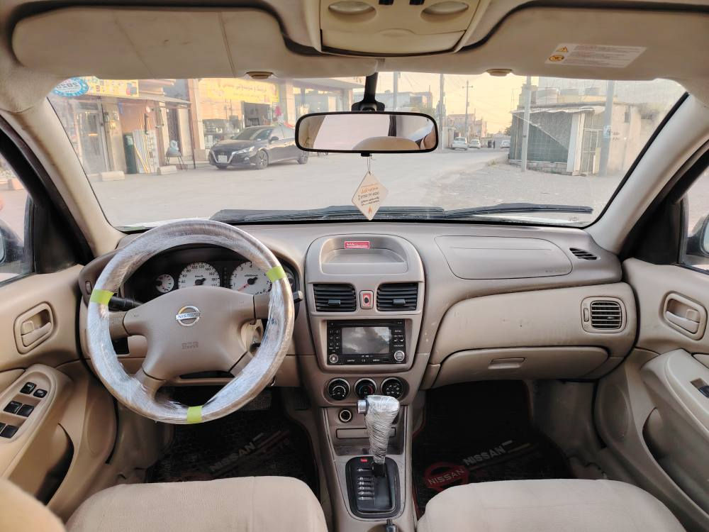 نیسان سەنی 2010 یابانی سپی بەفری  
 مواسەفات چوار جامی کارەبایی 
کالە وعەینەک یەدە نیکل 
ئاوینە کاربایی ویل کاپ
 مەکینە رەشی سوپەر abs
گیر مەکینە وتەبریدی هەموی
 بەشەرتە چرکەی تیدا نیە
٢باجه و نيوي بو ياخه بي ناو گرتن بشتو بيشي كه بسه
رەسمی سونەرەکەم داناوە 
 ته حويل وه كاله به شه رت سه نه وي  خلاس بوه
شوینی كويه

   ژمارەی خاوەن*********** كويسينجاك, أربيل
