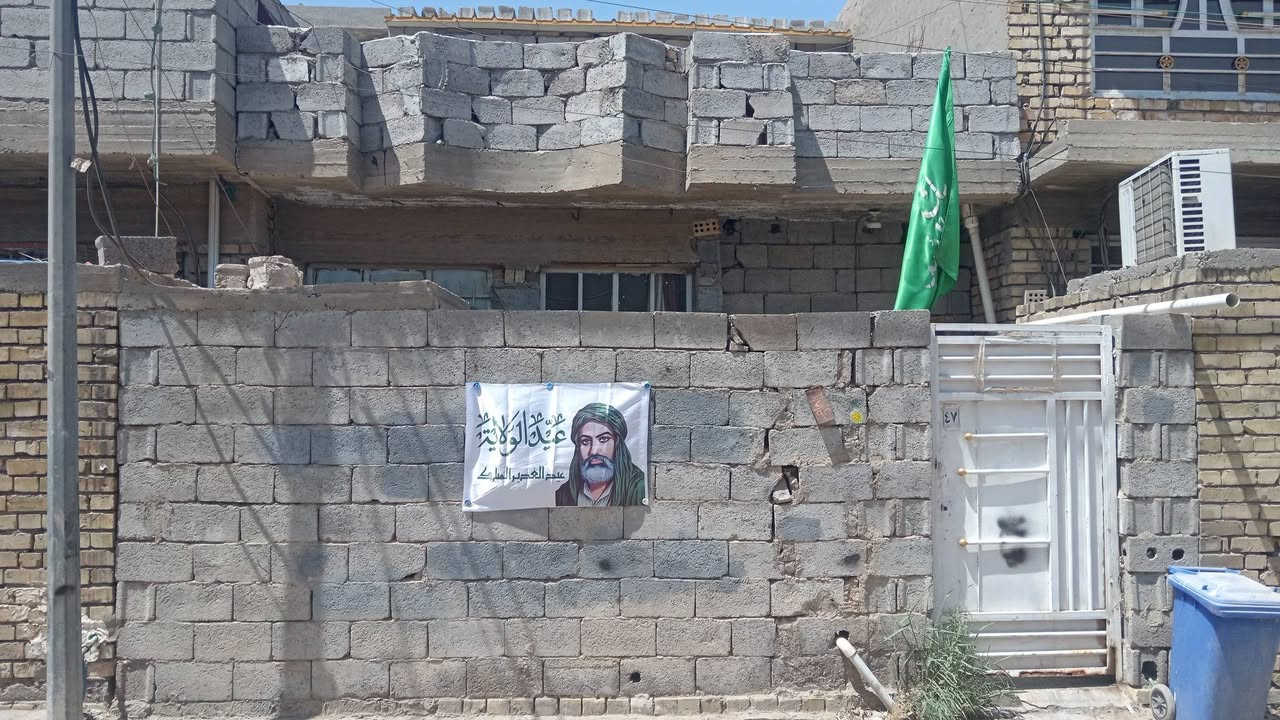 السلام عليكم بيت للبيع ١٠٠متر واجهه 6  والنزال١٨ يحتوي على غرفه نوم واستقبال وصاله ومطبخ وصحيات العنوان بغداد بوب الشام قرب القوس منطقه اسمها أسوار بغداد زراعي سند١١٧ السعر ٤٠ وبيه مجال خدمات كامله ماء وكهرباء ومجاري اعيد النشر بسبب الوعود الكاذبه للاستفسار الاتصال على الرقم ***********
