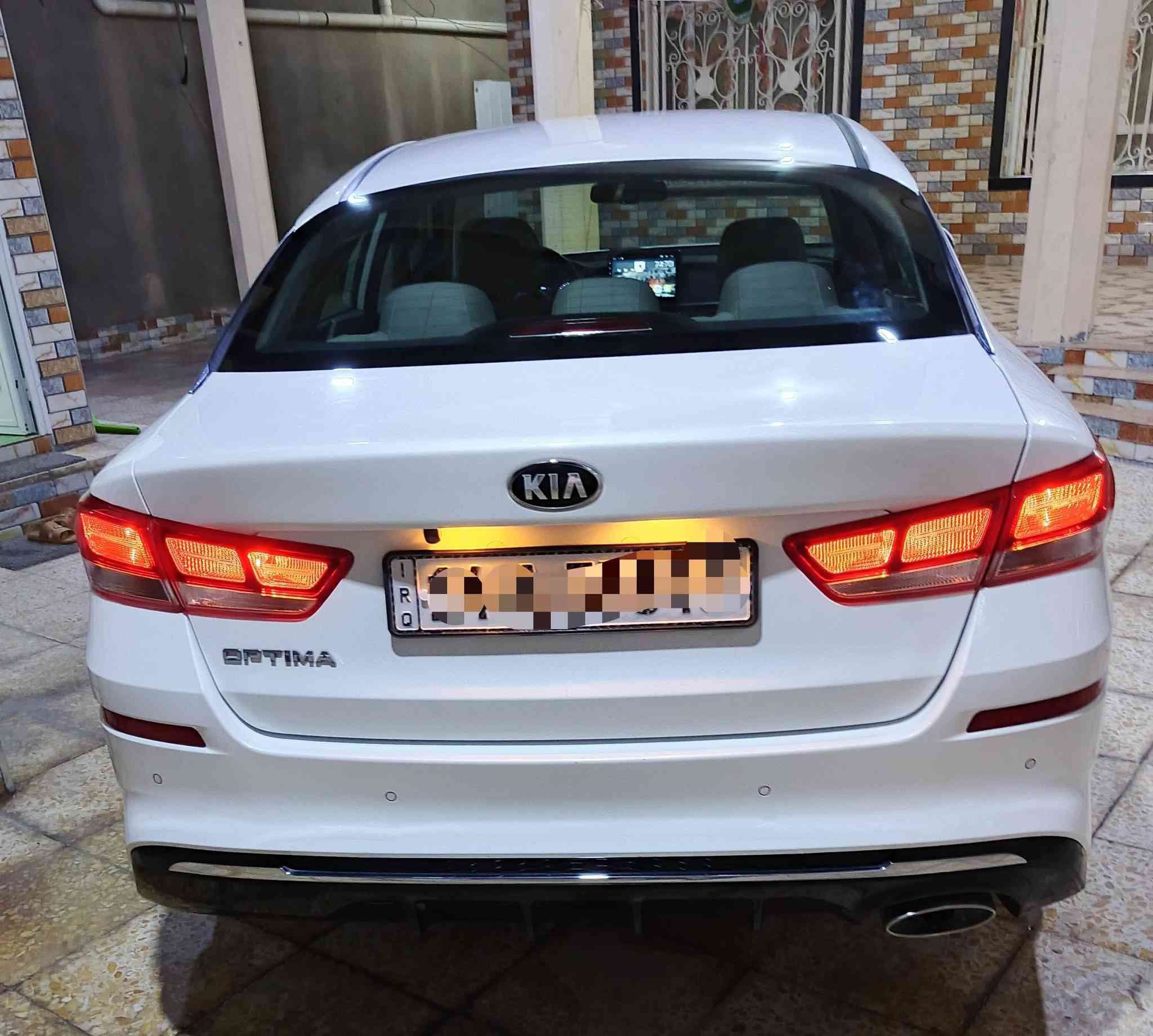 كيا اوبتيما خليجي موديل 2019 السياره بيهه صبغ مدكر امامي بدون فتح ماشيه 97 الف جاهزه من كل شي تخم تاير وسبير مانازل بوضع الشركه السياره جديده بوضع الشركه رقم بصره الدولي الجديد لغاية 2030 السعر ب 190 وبيهه مجال قليل للاستفسار *********** علما السياره بوضع الشركه وكل شي موجود بلسوك كلمن وسعره
