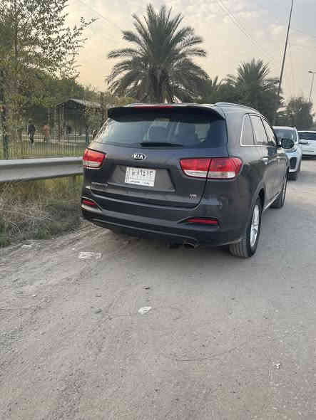 سلام عليكم كيا سورنتو موديل٢٠١٧وارد امريكي ضربتهه جاملغ من جهه السكن ملاحظه البنيد جارد ومصبوغ فقط  ٦راكب ٧سلندر 
سياره مكانهه بغداد هذه رقمي***********
