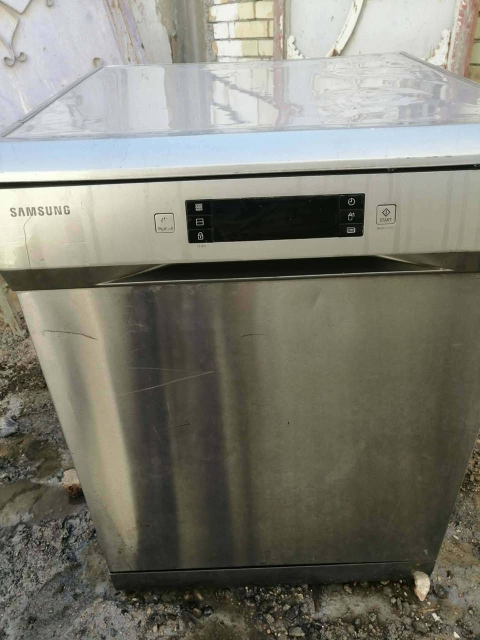 عندي غساله صحون نوع سامسونك الاصليه شغاله بس بيها الهيتر يرادله تبديل واكو قطعه توزيع الماء مفطوره قطعه باغه صغيره اما يلزكوها بصمغ او يبدلوها هو هذا بس 100 وبيه مجال لشراي


**إذا كنت صاحب هذا الإعلان وتريد حذفه لأي سبب، رجاءا أرسل رسالة إلى الدعم الفني**