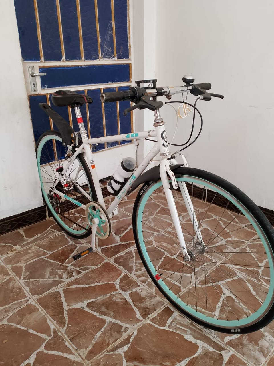 بايسكل c700 رياضي ماركه سمارت باله ورد ياباني نوع هجين
اتصال ***********
 س ١١٥ وبي مجال للشراي
