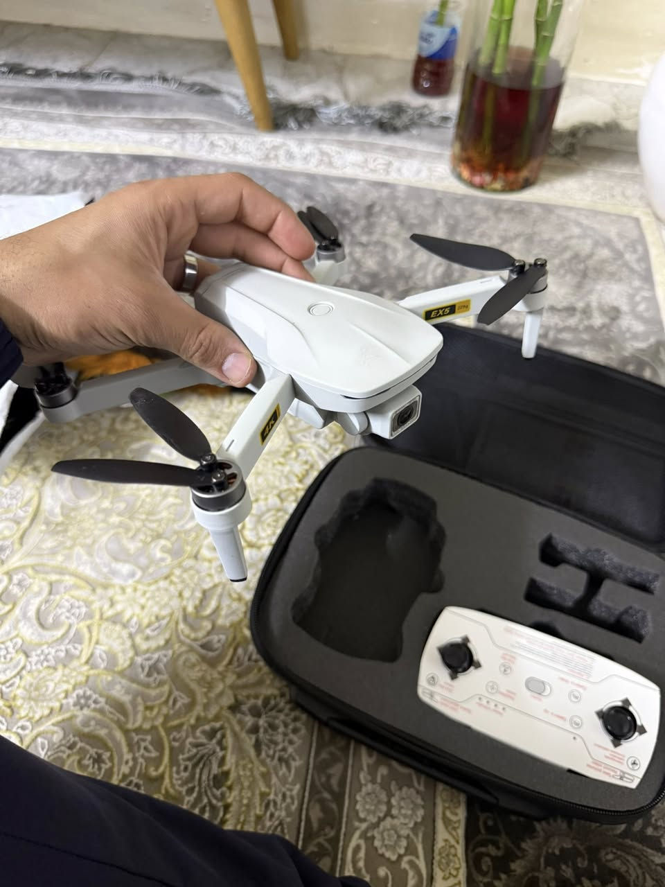 سلام عليكم هذا درون طلعلي بل dhl الماني.
بدون بطارية. اطونه بي سعر. الكوالتي مالة مامطروق  والي عنده بطاريته يدزلي. اخذة الية اذا اكو 😅


**إذا كنت صاحب هذا الإعلان وتريد حذفه لأي سبب، رجاءا أرسل رسالة إلى الدعم الفني**