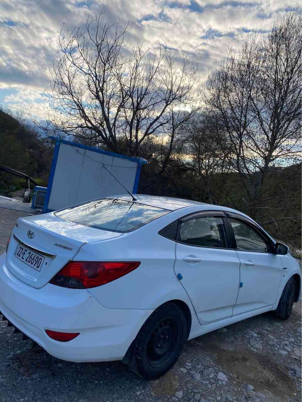 🚗 Hyundai Accent 2012
📍 سوران

🔹 ماتۆر 1.6 
🔹 سلایت هەیە
🔹 جامەکان ئۆتۆماتیک
🔹 ئاسپیڕی هەوا (AC) گەرمو سارد باش کار دەکات
🔹 ڕەنگی سپی
🔹 ماتۆر و گێر شەرتن
🔹240 هزار خرامە سەیە 
🔹سئ پارچە قەلم کاری هەیە
🔹دوو پارچە سبوخی هەیە دەرکو چەملاخ
🔹سەنەوی ناوی خومە مانگی ٩ بەسەر دەچئیت بئ مشکیلەیە
🔹سەودام نیە بەس بو فروشتنە
🔹گەر موشتەری پەیوەندی بە ژمارە بکە واتساپ فایبەر(***********) سوران, أربيل
