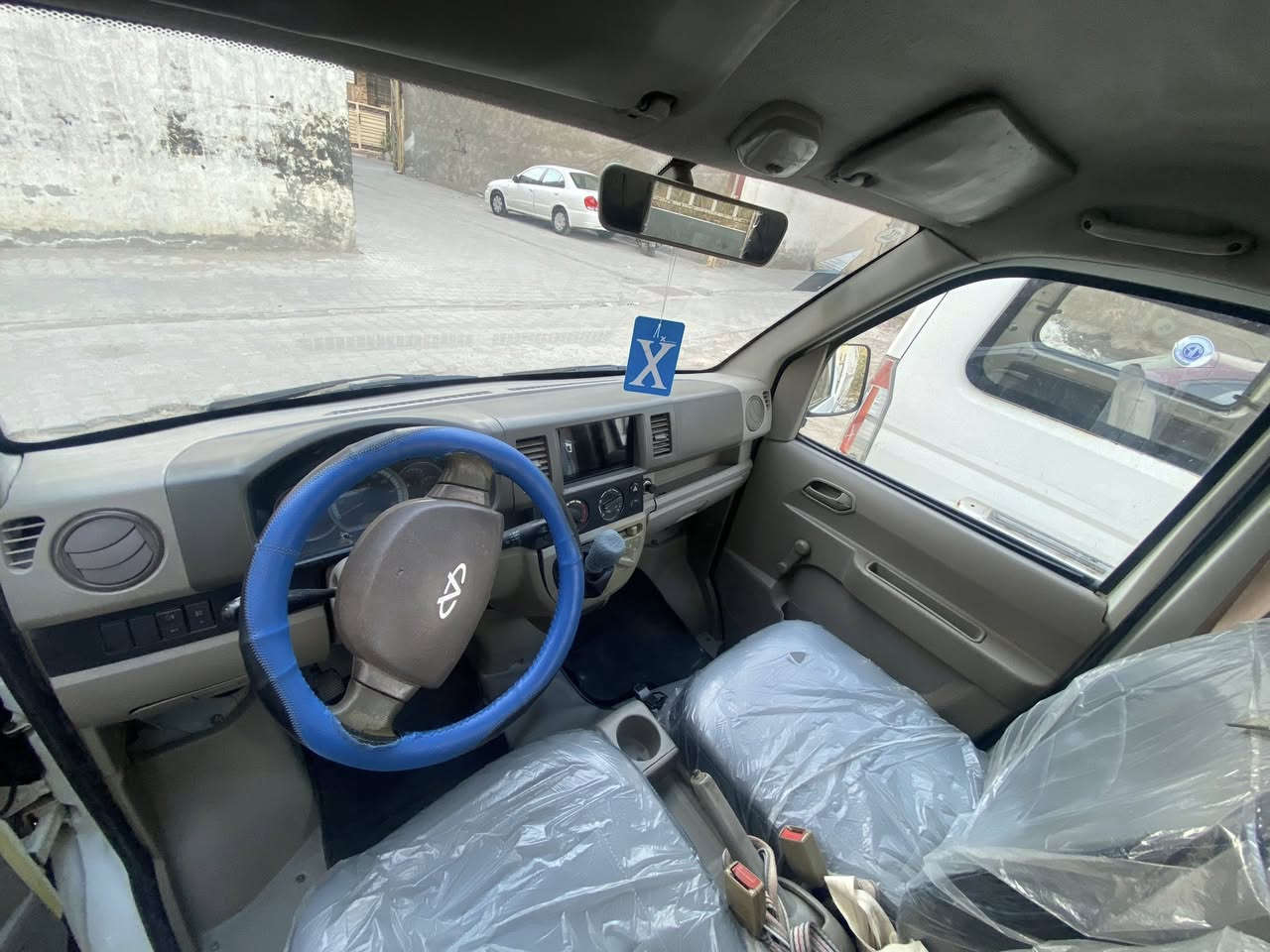 2011
بدي محجر بدي تغليف 
سيارة جديدة 
رقم جديد 
السعر ٤٣ 
مكان السيارة كريعات 
***********
