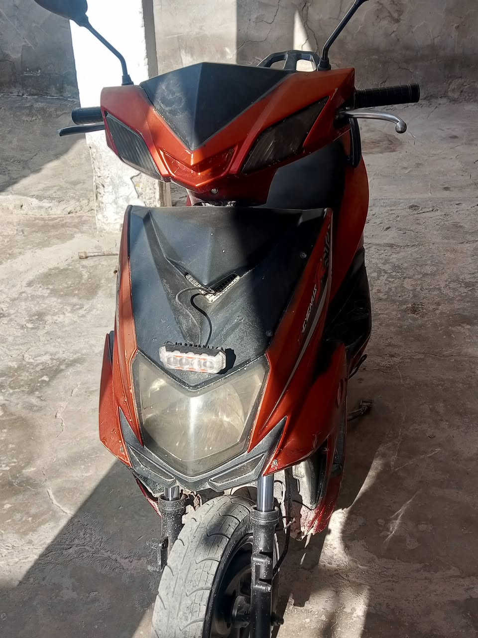 دراجه سكنز سرعتهه 140  شغاله كهربائياتهه بيها تبخير شغاله كما موضح باالفديو السعر 250الف قفل (***********)
