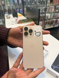 13 برو ماكس ذاكرة 256 اسود بطارية 85 زيتوني 84 14 برو ماكس ابيض  بطاري...