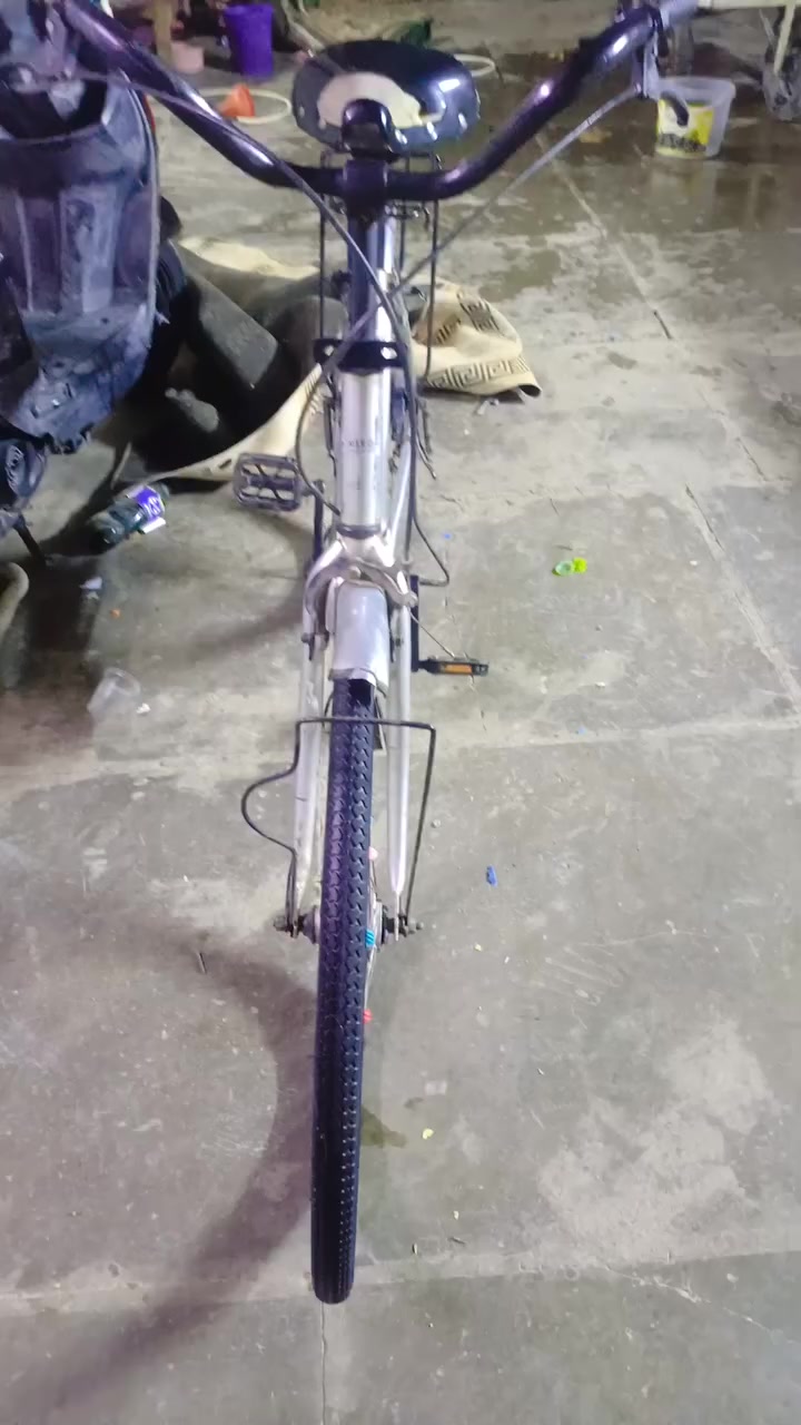 عمي السلام عليكم بايسكل نظيف مال رمبه الشراي يخابرني احطها رقمي وبه ختم البايسكل شكو عطل يرجع ***********
