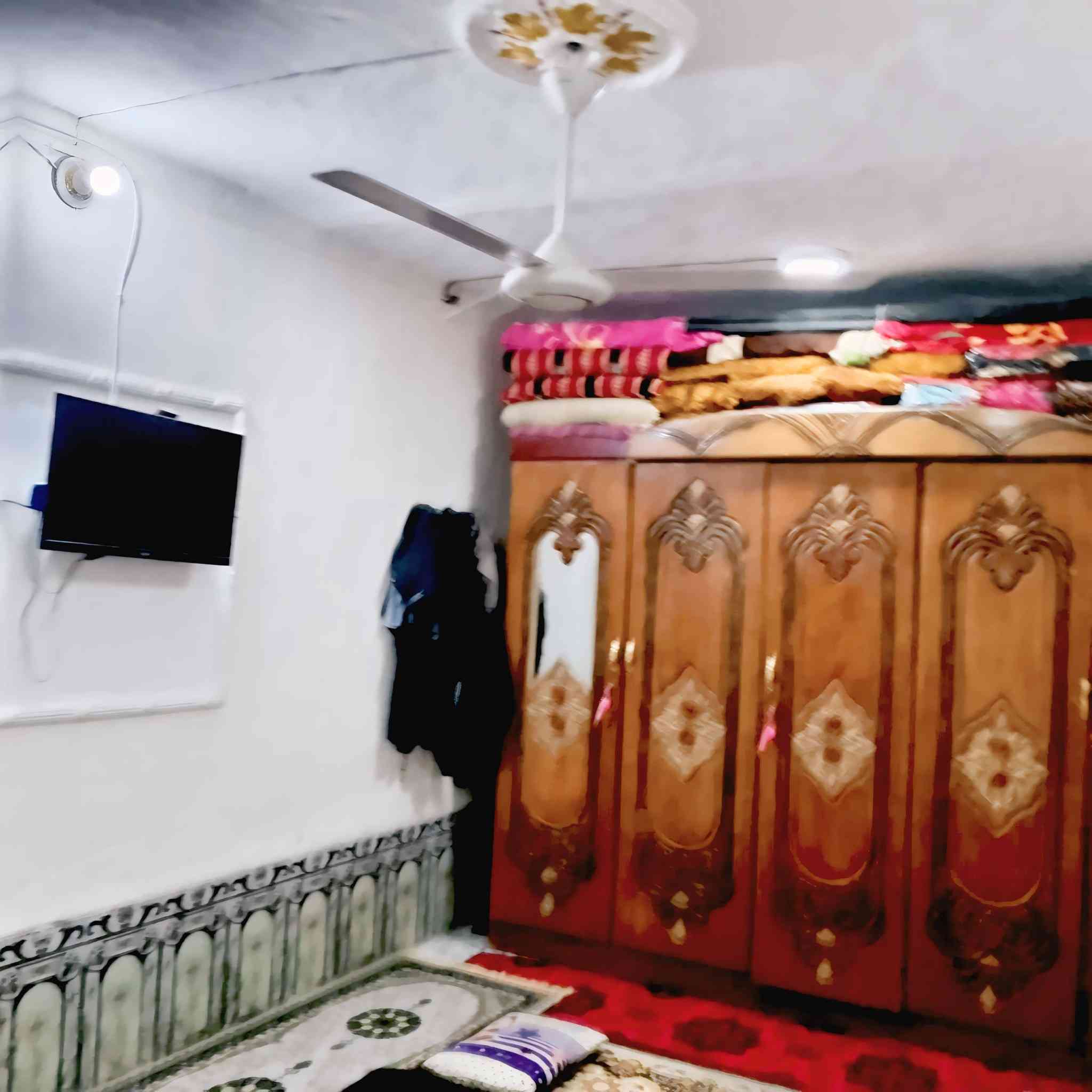 سـلام عليـكم
بيت للبيع امامي في حي الخضراء بسايدين الي مقابيل حي الزهراء قرب مدرسة الامانه الفرع المقابيل حسينية ام البنين
امامي سعر 77 
***********
