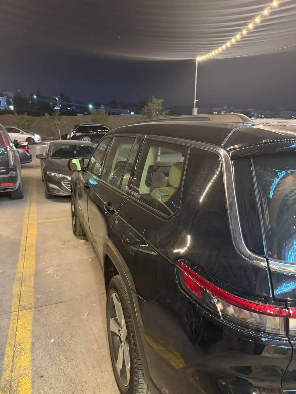 Model 2021 mwasafat long limited rashi qatran sharika harleem clean tittle hichi nya 38 hazar mile roishtya 
موديل ٢٠٢١ مواصفال طويل لمتد فول فول كلين تايتل وكالة هارلم  مكفول ماشية ٣٨ الف مايل  
رقم تلفون:*********** أربيل, العراق
