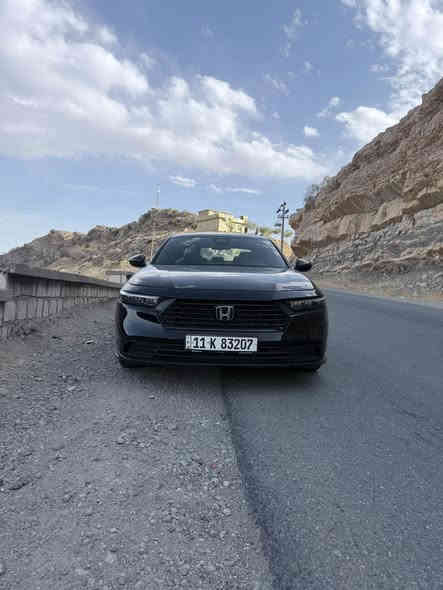 اكورد ٢٠٢٥ سبورت ماشيه ٩٠٠٠ ميل 
سيارة جديده وكلشي جاهز حادثه مثل ما موضح باالصور تجي قطعتين تبريد وشاحن لاسلكي تجي وتشوف صور ماعندي اله هًواي بالحقيقة هواي احلا 

 مكاني بغداد / الغزالية *********** السعر٢٠٥ وبيه مجال للشراي
