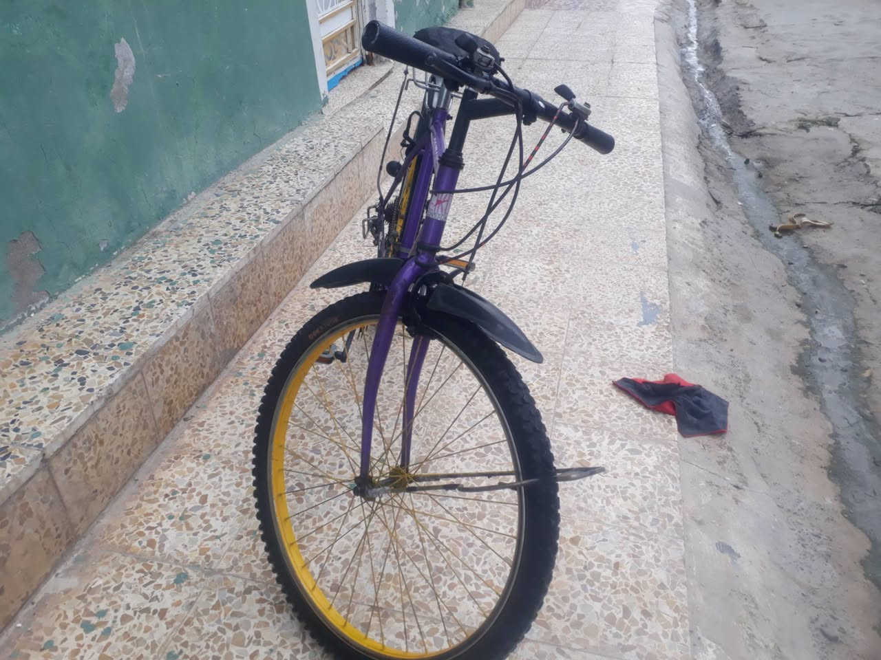 بسكل للبيع جبلي حجم 26نضيف كلشي شغال كير الورى 6نمره كير الكدام3نمره اصطابات شغاله صناعه تايلانديه شرط السعر 55الف بي مجال بسيط شراي يجي خاص


**إذا كنت صاحب هذا الإعلان وتريد حذفه لأي سبب، رجاءا أرسل رسالة إلى الدعم الفني**