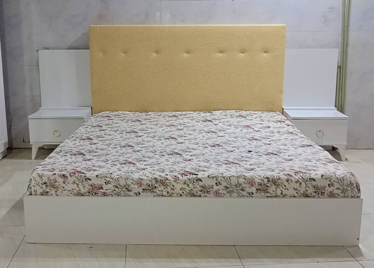 تاقم نوستن
5 پارچە
نرخی 280 هه زار
***********
سلیمانی السليمانية, العراق
