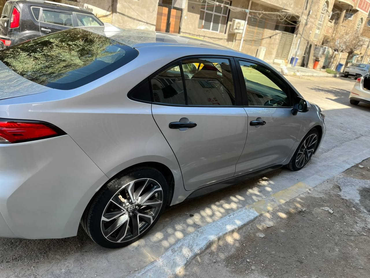 كورلا 2021 امريكي se رقم اربيل سنويه وهزه جدد باسمي ماشيه 116 الف مواصفات فول ماعده الفتحه بصمه السياره حادثه جاملغ خلفي وباب الباب مبدله والجاملغ مصلح وصور الحادث موجوده بالمنشور مكان السياره بغداد الاعظميه لاستقسار اكثر 
***********
