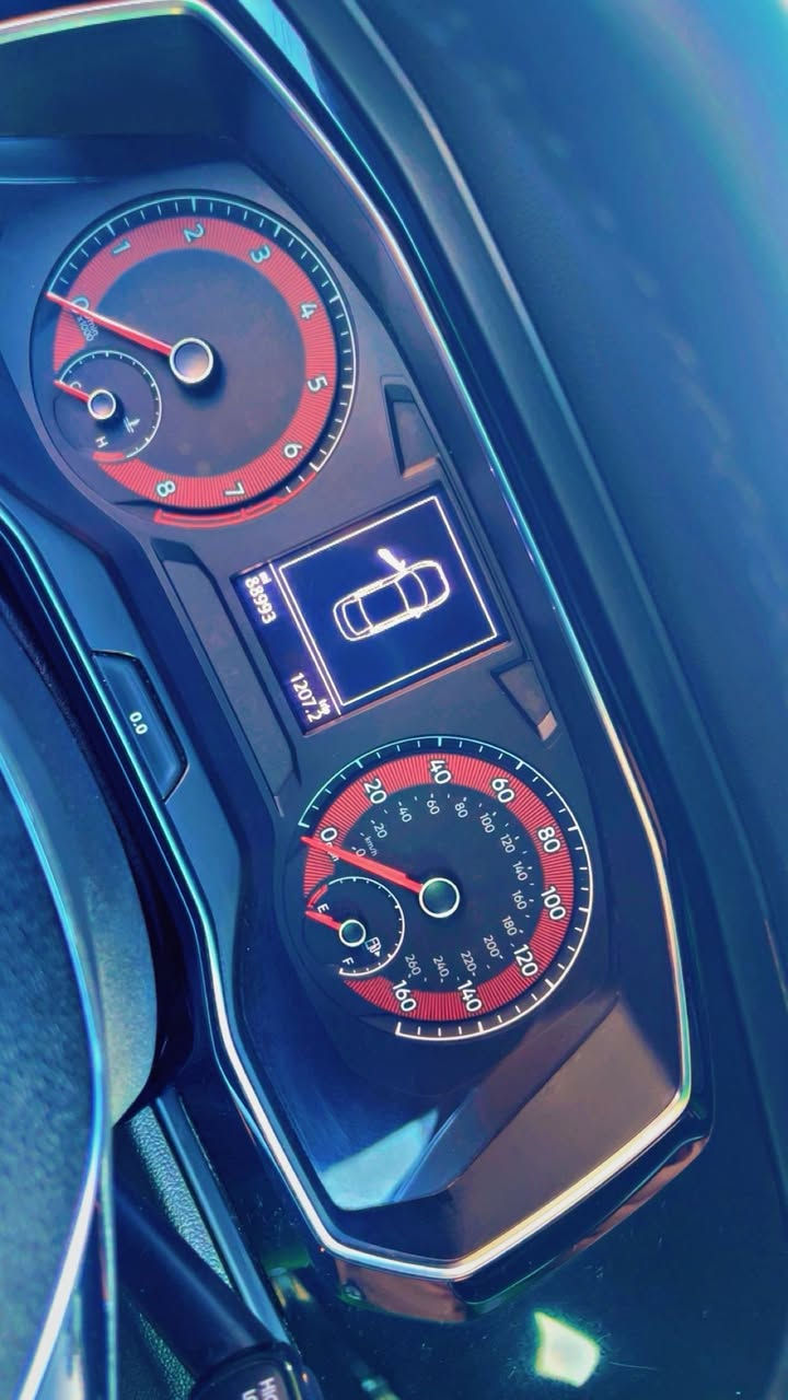 السلام عليكم
جيتا 2019 وارد رقم بغداد باسمي حادثها شويه من البنيد كلش خفيف ومرفق بالصور  سيارة كلش حلوه ومال بيت ماشيه 88 الف ميل السعر 133 وبيها مجال 
مكانها بغداد / الحرية / شارع / 30 
للاتصال *********** ،،،احمد
