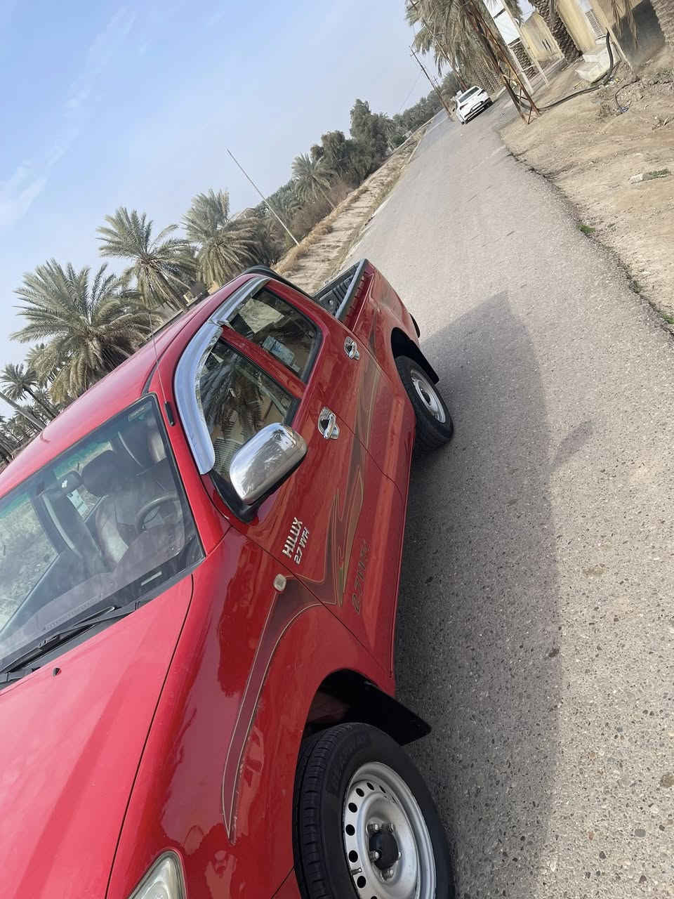 سلام عليكم بيكم تيوتا هايلوكس ٢٠١١ رقم بغداد رقم نكليزي تحويل مباشر بيهه صبغ الجاملغ الخلفي بدون دواخل بدون معجون اثر شخوط ولباقي مكفول كير محرك صدر تخم تاير جديد سياره خير من الله السعر ١٥٥  وبيهه مجال للشراي ***********
