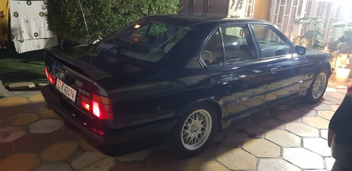 بي ام 525i محرك مسكر فانوس ( مرغوب )
وارد ياباني تبريد شغال كهربائيات كلها شغاله كشنات بطاين كله جلد جديد 

5 كير رون ناصي 

بيها ميزه سبورت 

تخم تاير جديد ويل كاب بختصار السياره جديده كلشي مابيها 

رقم جديد هزه جديده سنويه جديده والسياره باسمي شرط التحويل مصبوغ جماليه والسياره احلى من الصور بهواي 

السعر 86 بيها مجال حك الجيه

للتواصل والاستفسار *********** مكاني بغداد البياع
