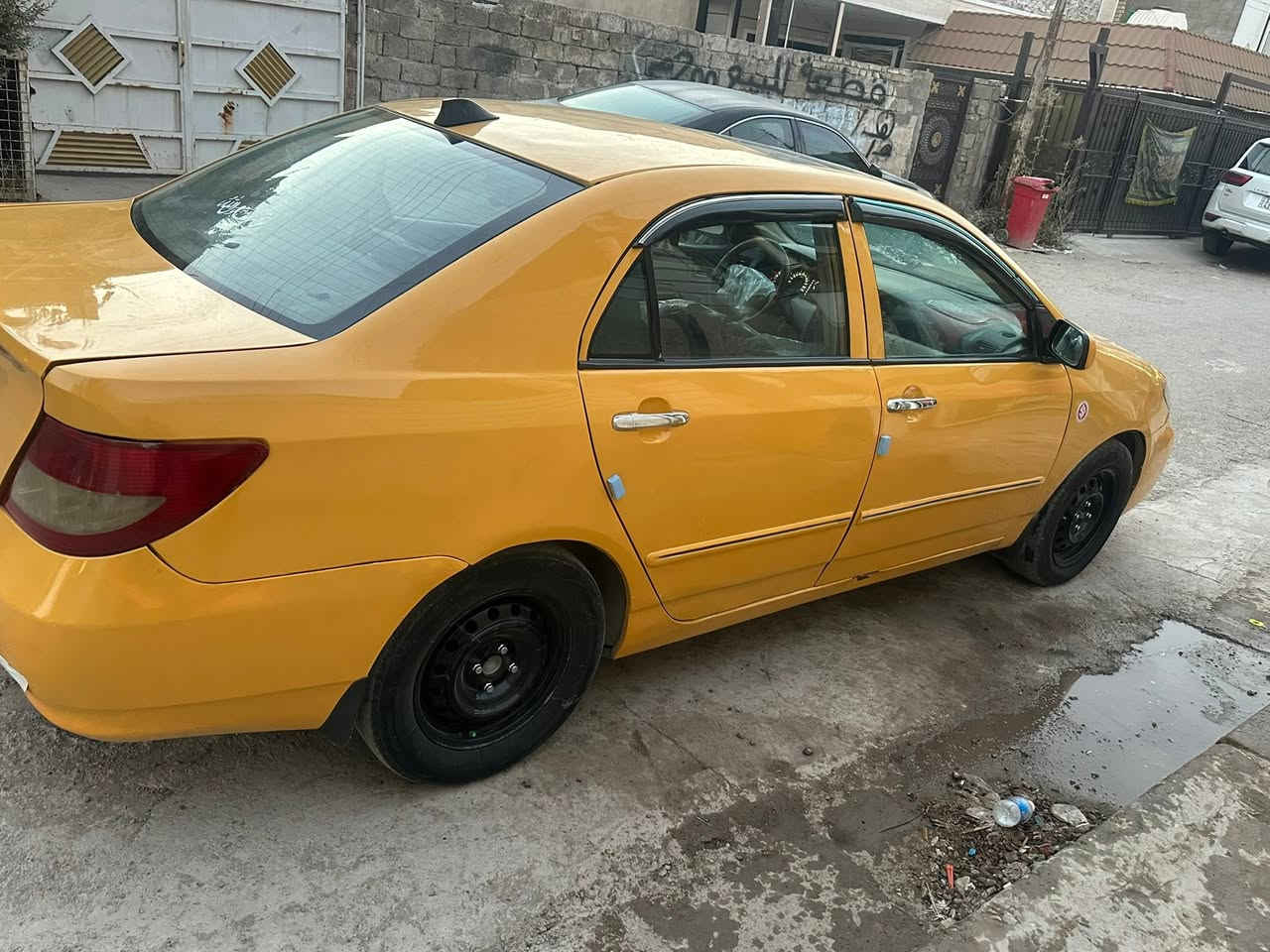 بيوايدي للبيع موديل ٢٠١١  السعر ٤٥ وبيهه مجال مصبوغه حزام تبريد مكينه كير خير من الله كير اوتو ماتيك مكاني بغداد حي الجهاد ‭***********‬
