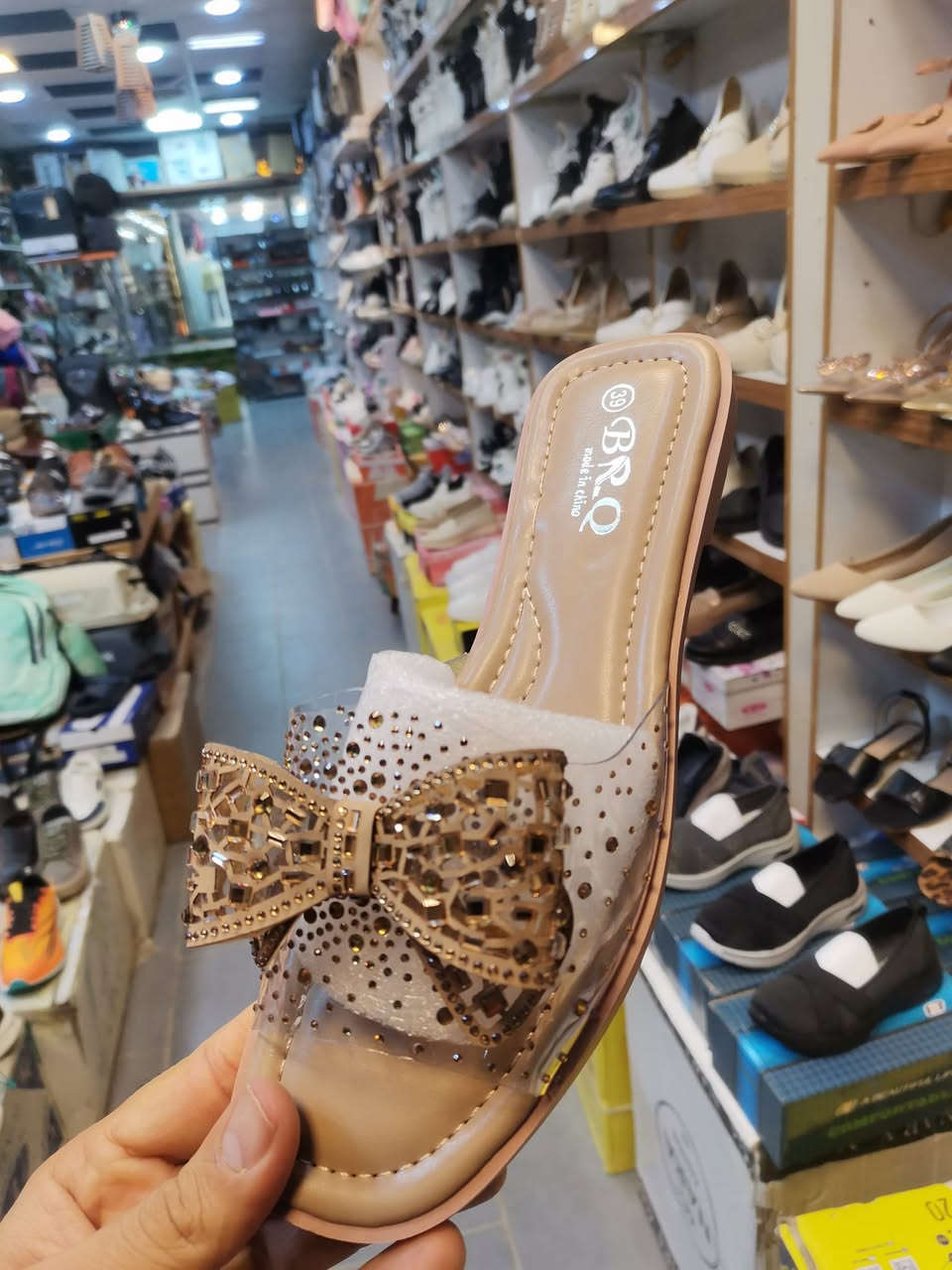 الموديلات يمنه وبس سلبر نسائي جديد موسم العيد ويانه غير اعجاب ومتابعه ليصلكم كل جديد واتساب *********** للحجز
