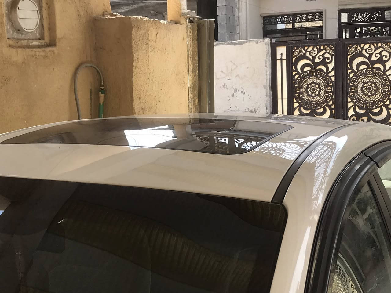 النترا موديل ٢٠٢٠ خليجي رقم بغداد باسمي السيارة مكفولة بصمه فتحه السيارة بيهه تصلح بلدوسه موضح بلصوره مكاني البياع السعر ١٧٠ الرقم ***********
