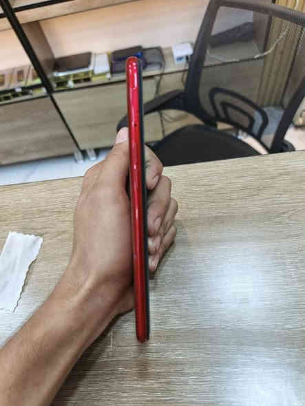 سلام عليكم جهاز A10s جهاز نضيف نضافتة 80 بلمية مبدل شاشة وكالة ذاكرتة 32 السعر 65 وبي مجال استفسار خاص أو رقم *********** اتصال +واتساب
