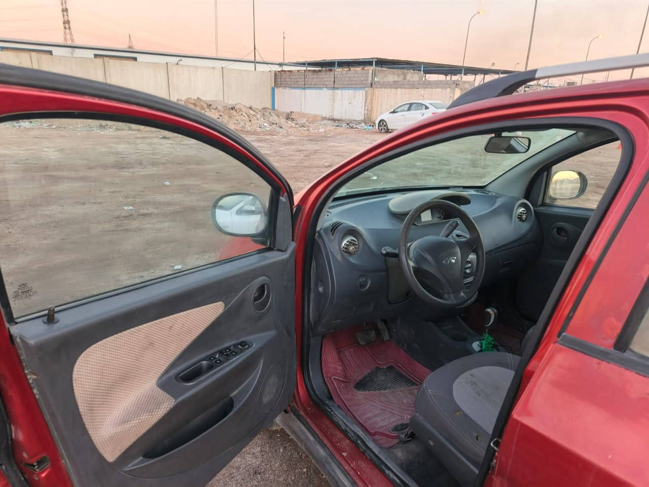 سلام عليكم شيري X1 نظيفه موديل14كير ومحرك مكفولات سياره جديده ونظيفه. تبريد ثلج تخم تاير جدد بل چيس باتري  حساسات جديد وتحويل ثاني يوم سعر40 وبيه مجال للشراي مكاني البصره شط العرب  الرقم***********
