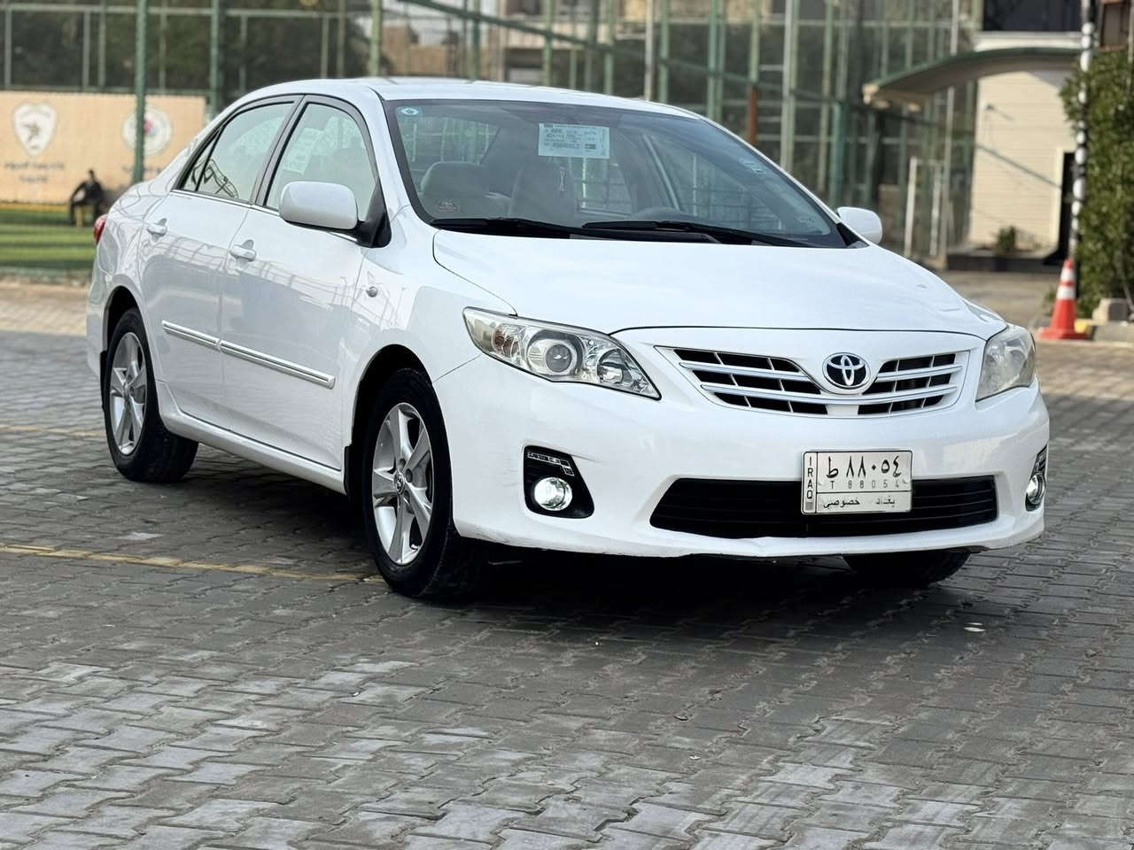 السلام عليكم . كورلا موديل 2012 وارد خليجي مكينة 1800 انطخت عندي بالباب مال صدر جدا بسيطة وبدلتة بلادي نفس اللون شركة والباب الورا مرشوش كلير بدون ضربة وشرط الفحص .. اخوان سيارة جديدة بمعنى الكلمة ومن الدعامية للدعامية مابيهة برغي نقص سويجات والارضيات والكتلوكات مال شركة كلها  موجودة .. كير ومكينة كفالة صدر امامي خلفي جديد تخم تاير جديدة جاهزة من كلشي وبالخير التصير من نصيبة حساسات كروز سرعة شاشة كامرا السعر 137 وبيهة مجال جدا بسيط مكاني بغداد العامرية *********** غير متواجد عالفيس الشراي يتصل تحياتي للجميع
