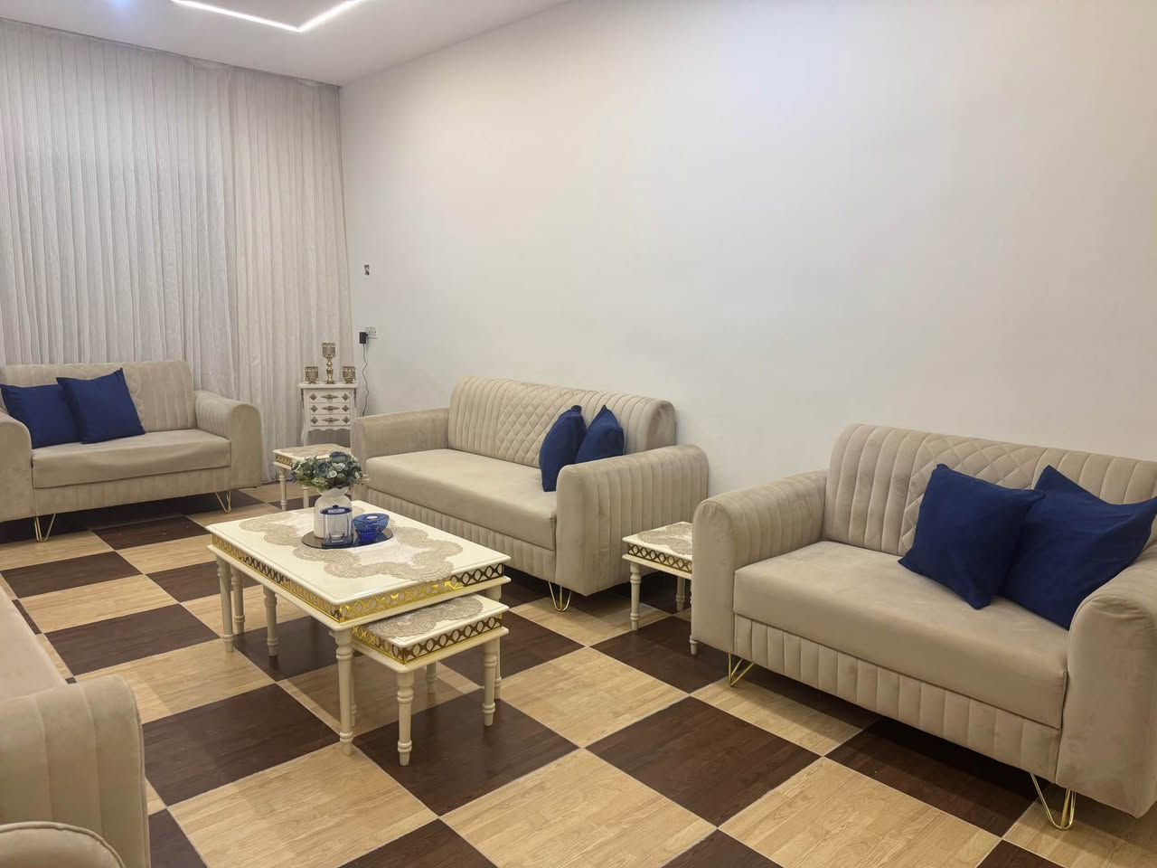 ‎تاقمی ١٢ نەفەری مێزی ناوەڕاست و چوار تەپڵەك بۆ فڕۆشتن سلێمانی تاسڵوجە‎ الصويرة, واسط


**إذا كنت صاحب هذا الإعلان وتريد حذفه لأي سبب، رجاءا أرسل رسالة إلى الدعم الفني**