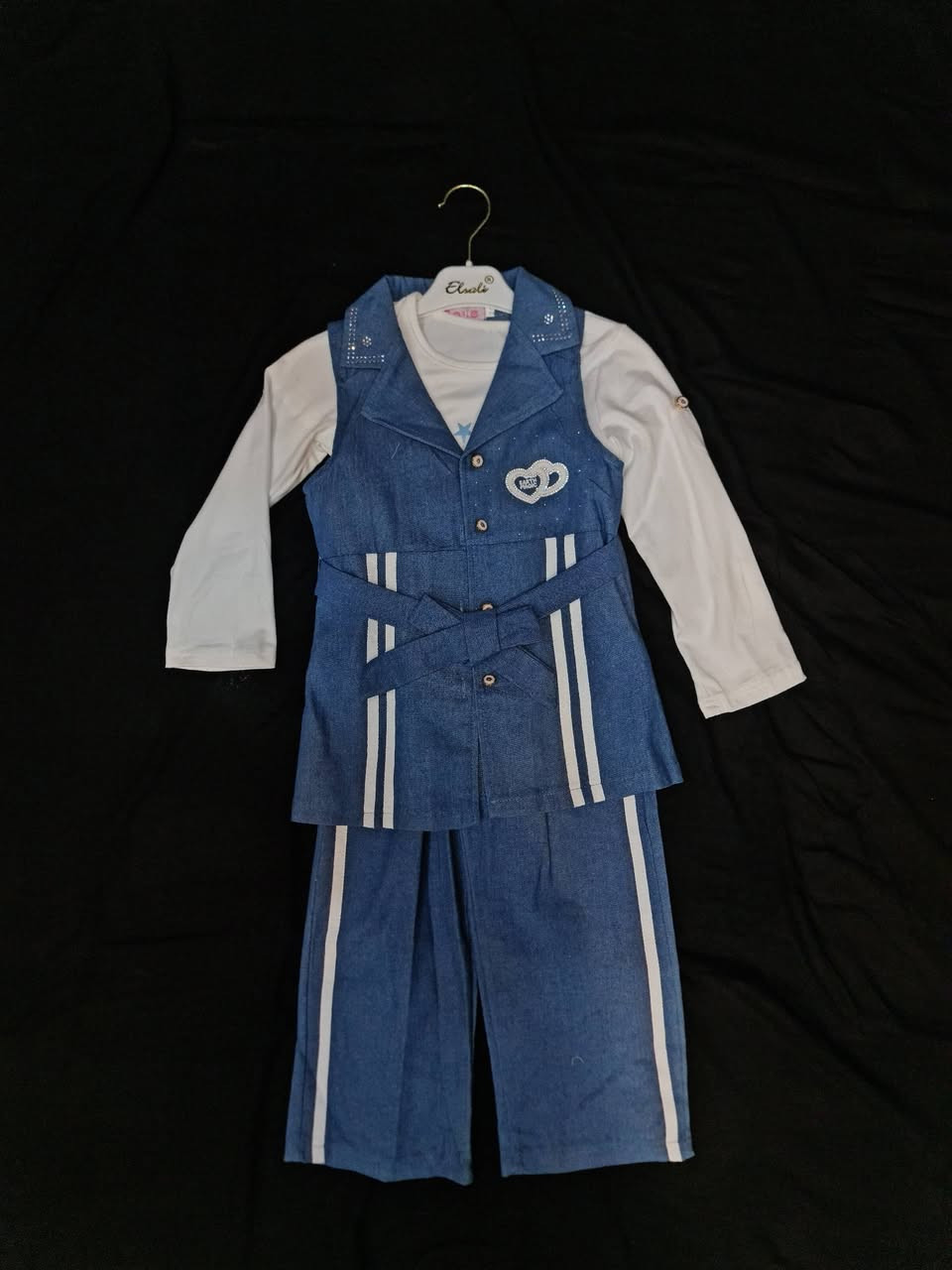 (السلام عليكم )
🎉✨ فريد لملابس للأطفال ✨🎉
سوت كابوي بناتي يلبس من عمر 6الى 12سنه 
🌈
👗 تشكيلات جديدة لكل موسم
🧸 بأسعار تنافسيه ومناسبه جداً
👨🏻‍💻للحجز والاستفسار مراسلة الصفحه
📍 العنوان: [المسيب/ السوق المسكف  /شارع زين العابدين /مقابل اهل المفروشات ]


**إذا كنت صاحب هذا الإعلان وتريد حذفه لأي سبب، رجاءا أرسل رسالة إلى الدعم الفني**