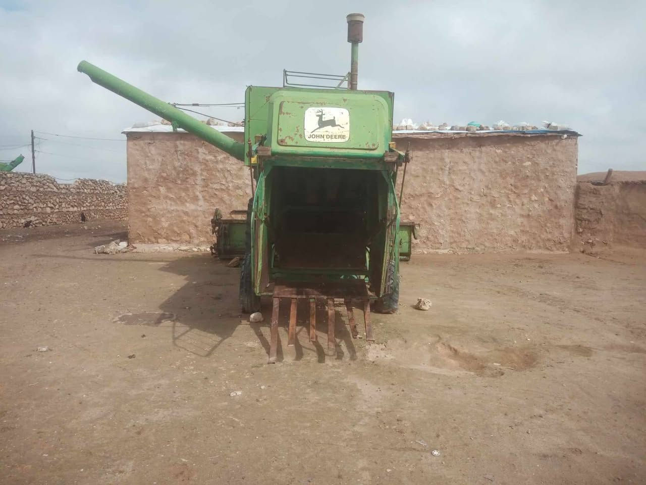 سلام عليكم حاصوده جوندير موديل 1981 معمره بربرينات تربيه تعمير رقم واحد مشتغل 50 سد فقط بعد التعمير بدون لحيم بدون خياس نضيفه رقم نينوى الحاصوده متواجد في موصل قرب تلعفر السعر 15 مليون بيه مجاللل

***********
