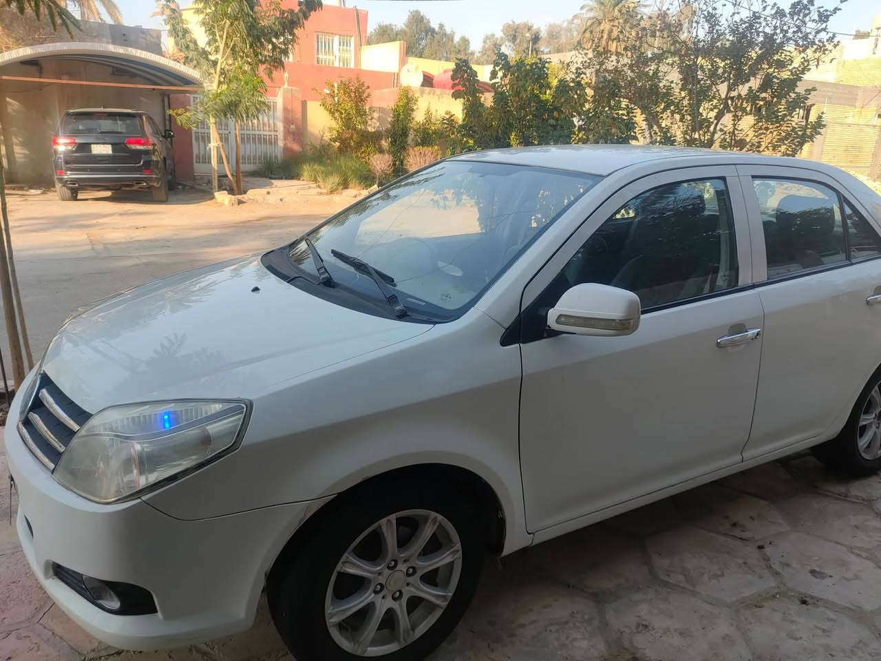 السلام عليكم
سياره mk جيلي  مديل ٢٠١٣ بيع او مرواس سياره حديثه والفرق نقدي   
السعر 35 ورقه العنوان النجف الاشرف ابو صخير 
سياره كلش حلوه فقط المكينه بيها خيط بخار  
***********
