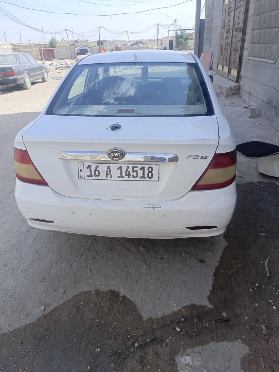 السلام عليكم بيوايدي إف ٣مديل ١٣ مكفولة من الضربه.والصبغ بيه مكانه صبغ اشويه مكانين اصغار مكاني كربلاء رقم *********** السعر ٥٥
