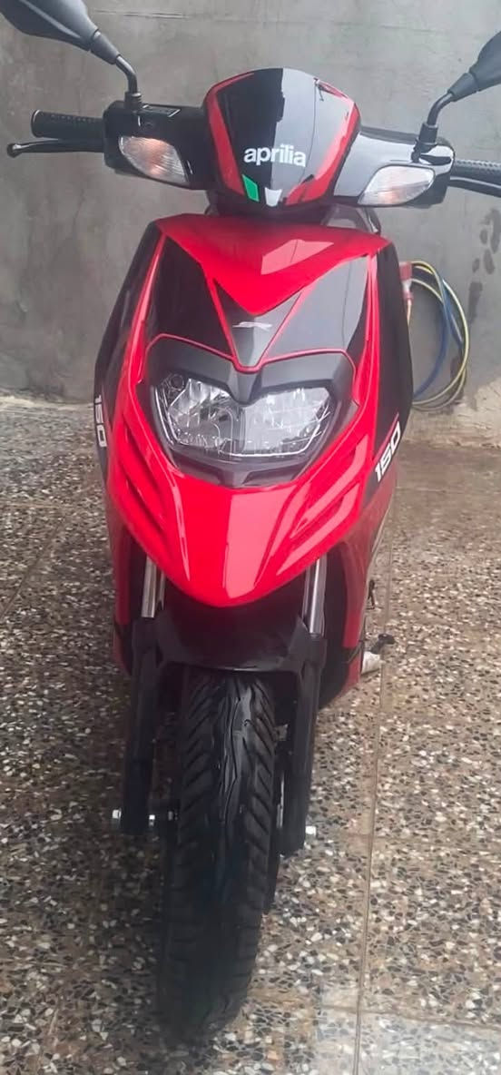السلام عليكم ابريليا ايطالي محرك 150 CC نظام abs الدراجة جديدة على وضع الشركة ماشية 5 الف تقريبا مرقم اربيل بأسمي السعر مليونين و200 الف مكانها الدورة 
متواجد وتساب ***********
