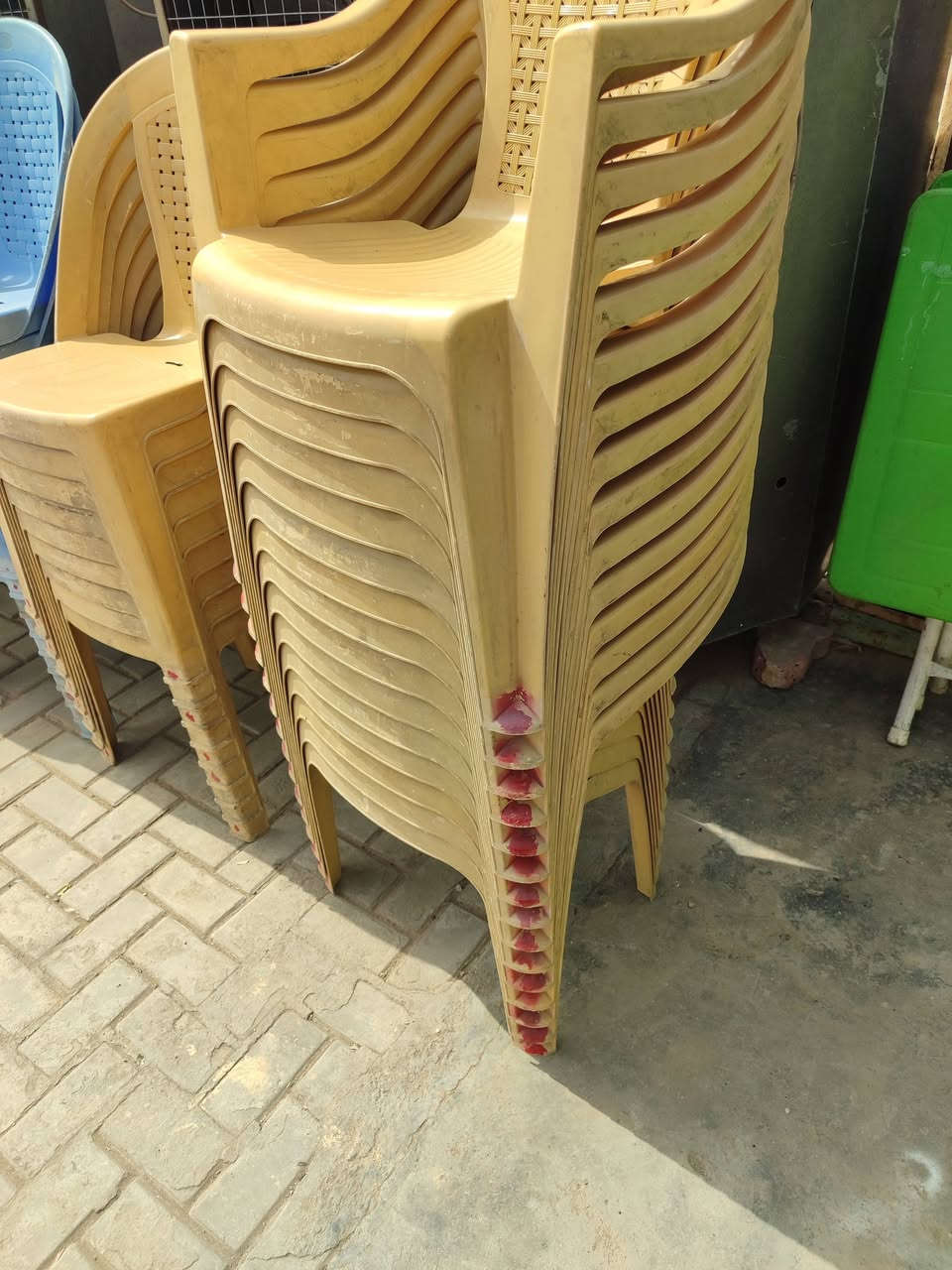 للبيع عنوان بغداد رقم *********** وخاص موجود
