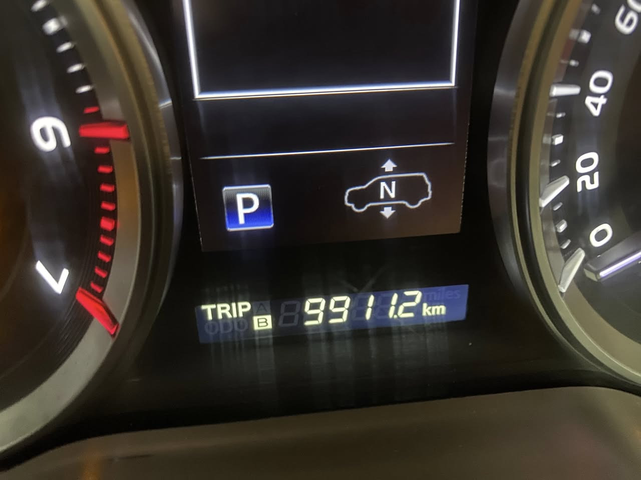 السلام عليكم عندي لاندكروز 2017  VXS ام الرادر مواصفات لكرز  السياره كفاله عامه من الصبغ والضربه والتبديل ماشي 90الف رقم اربيل بااسمي تحويل ثاني يوم 
محرك 8 سلندر 5700
جكات
بصمات
جنطه كهرباء
3 شاشات
فتحه
تشغيل عن بعد
مقاعد خزن ميموري
محيتاج اذكر الباقي هي لكرز مواصفات
مكاني بغداد
السسسسسعر 545
للاتصال ***********
