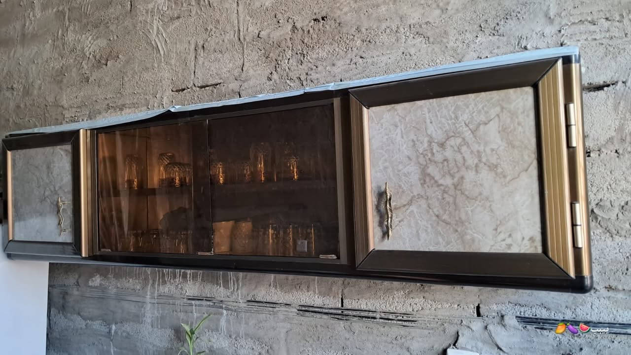 للبيع كاونتر مع محلق مع سنك  ب 225 الف تفاصيل اكثر على هذا الرقم.          ***********
