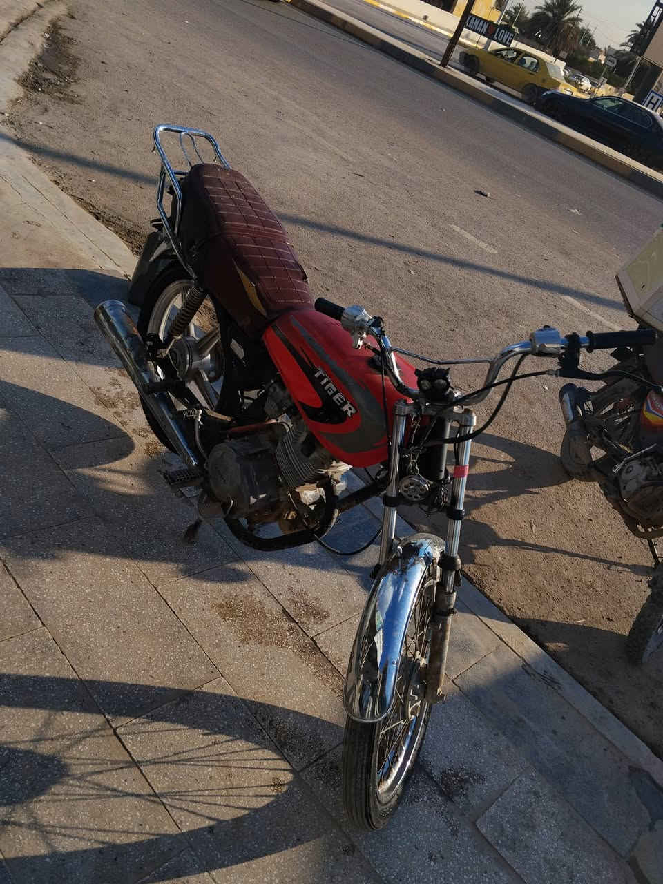 الحلال للبيع 
سيفان مديل 2019 
بدون اوراق كفاله عامه 
الدراجه محركها خير من الله مابي صوت تبخير تنقيص كلهن ماكو 
شرط اذا مو ثاني وتبطنش هيه واكفه مرجوع 
السعر 210 وبيها مجال 
العنوان ديالى كنعان الشارع العام 
***********
