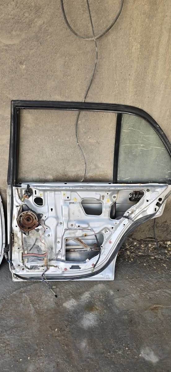 للبيع 4 بوب كاملات  ارنب طويل مع صندوق لا خياس ولاضربة فقط جراد مكاني ناصرية سوق الشيوخ
***********
