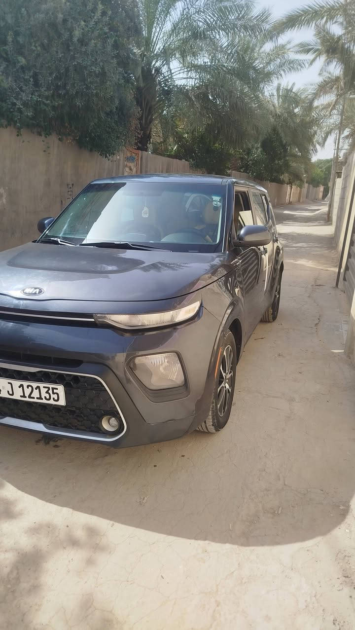 السلام عليكم كيا سول 2020 للبيع ماشي 97 سياره بيه قطعتين 
وقطعه كلير مكاني بابل رقم شمالي مكينه ٢٠٠٠ دوش سياره مكينه كير حداديه تبريد تخم تاير كله جاهز سياره حلوه  سعر سياره 111 وبيه مجال استفسار اكثر اتصال على رقم 
***********
