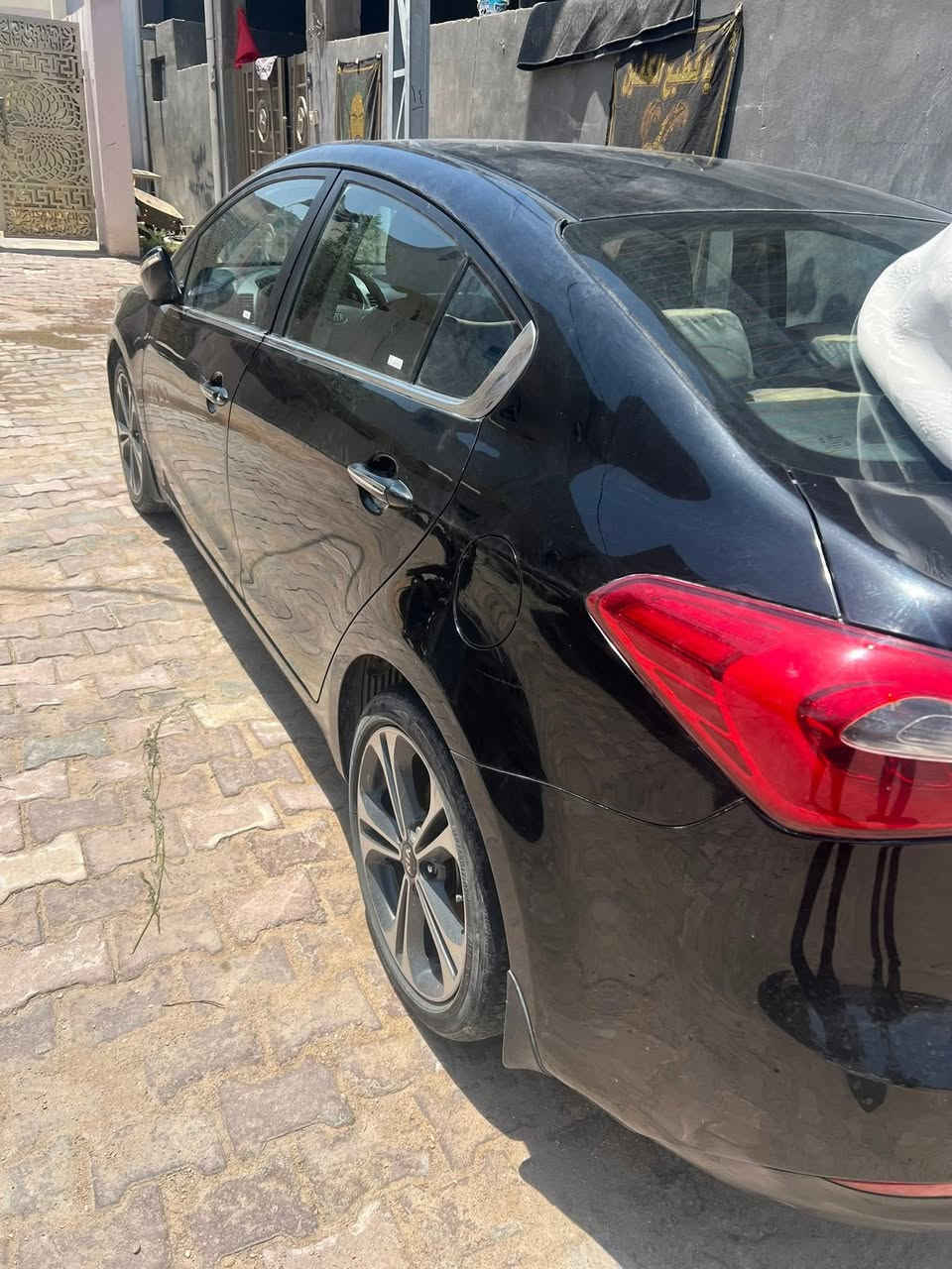 سلام عليكم سيراتو موديل 15 خليجي فوول مواصفات رقم اربيل دولي تحويل او وكاله مكفوله عدا دوسات صبغ وبيها مكانات بارد وتكحيل سونارها موجود محرك 2000 المرغوب سعرها 120 وبيها مجال وترهم مراوس ***********
