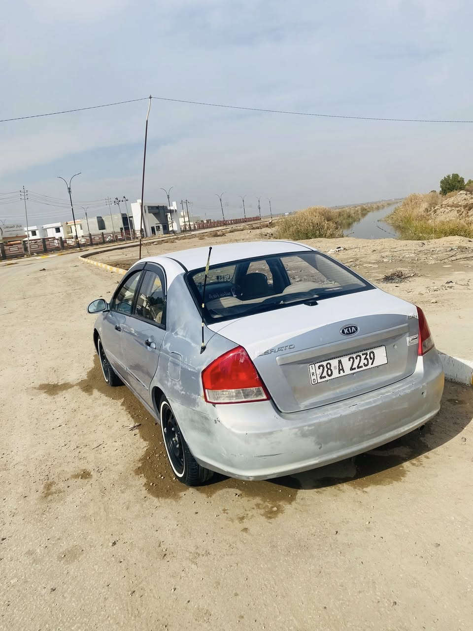 سلام عليكم سيروته 2008 تبريد ثلج تدفه شغاله سياره بيه طخه باجاملغ الخلفي جهت سايق بدون داخل  وباب سايق بي صبغ جوه مرايه سياره حلوه نضيفه حداديه جديد مشط جديد سياره بسمي تحويل ثاني يوم تايرات جديده سعر 80وبيه مجال الاستفسار ‭٠٧٨٣ ٧٩٠ ٩٧٠٤‬غير متواجد عله فيس مكينه وكير نضيفات
