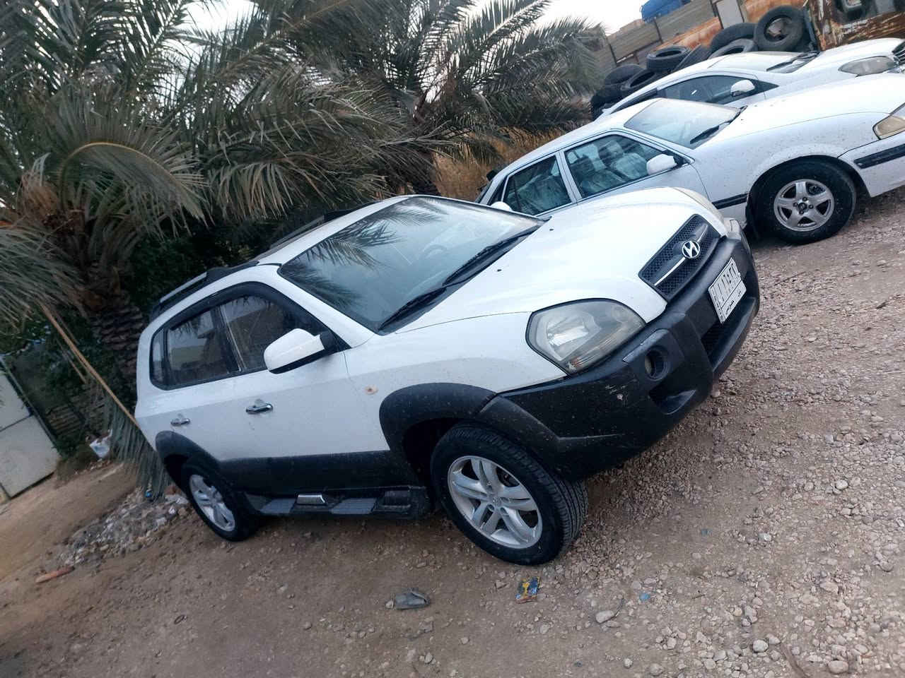 سلام عليكم
توسان موديل 2009
خليجي بيه جاملغات الاماميه صبغ 
السياره جاهزه مال جناي. مكينه كير تبريد حداديه 
تخم تاير كامره شاشه  مكينه دوش 
مداور ثاني يوم 
مكان السياره حله قرب سيطره الاثار
السعر 118 وبيه مجال  
للستفسار ***********
