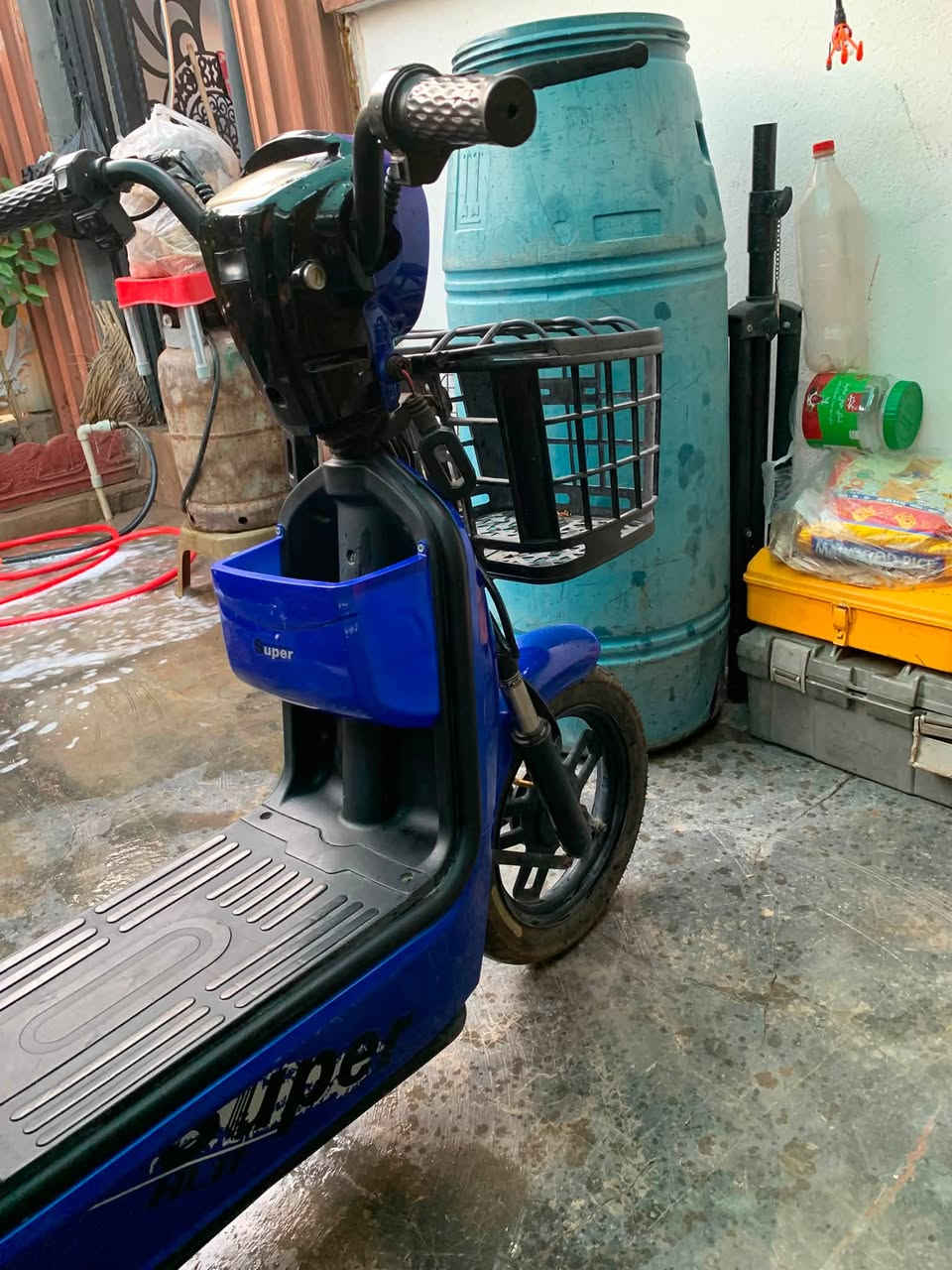 بيع مستعجل بيسكل شحن حجم 14 جديد مستخدام 8 شهر بيسكل يشتغل مابي اي عيب سعر 160 بي مجال مكاني كركوك راقم ***********
