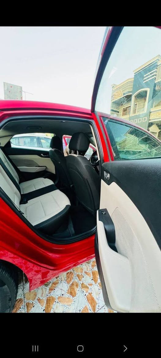 اكسنت ٢٢ وراد امريكي  ماشيه ٣٢ حقيقي
نص فول تحكم ستيرن 
 سياره حيل جديده نايم بل بيت 
مستعجل على بيعته
بيه فقط قطعه وحده صبغ من امريكا 
بدون دواخل  
سعره ١٢٥ بيه مجال 
***********
