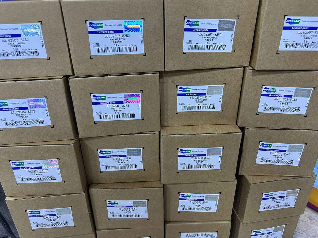 يتوفر خدمة توصيل 🚚 كافة محافظات العراق تتوفر لدى محل الحاج داوود سعيد مواد تجفيت للمولدات دايو دوزان 8 سلندر 10 سلندر 12 سلندر البي بكافة الموديلات مان بكافة الموديلات من المناشئ العالميه 
بغداد شارع الشيخ عمر الثاني
هاتف ☎️ ***********-***********
